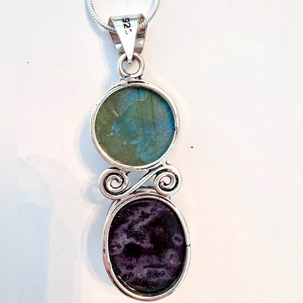 2 inch, Titanium Druzy and Fiery Labradorite pendant on a silver chain. - Picture 6 of 6